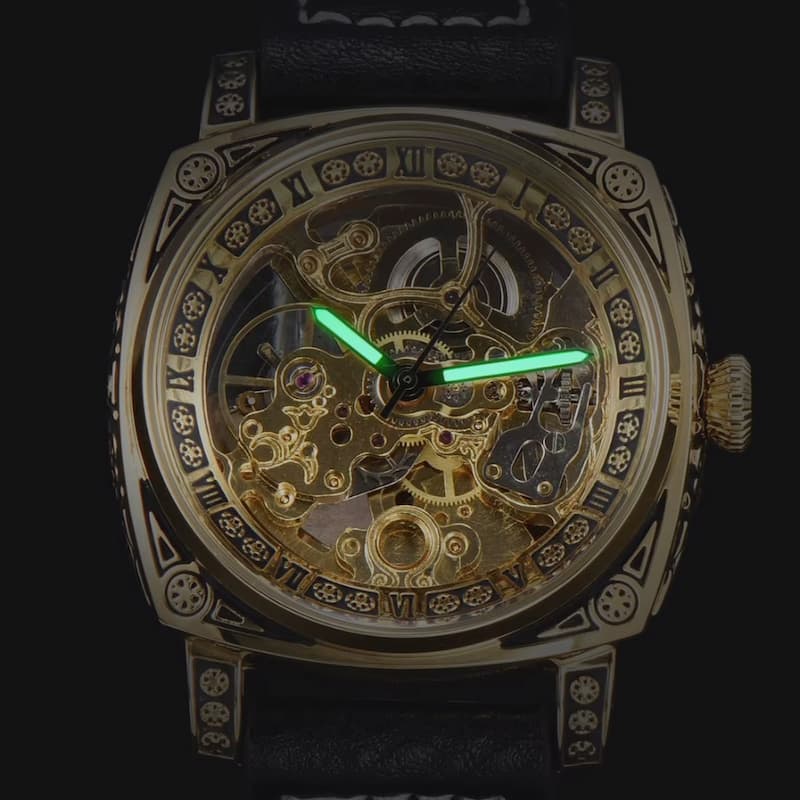 Montre squelette pour homme, Design gravé