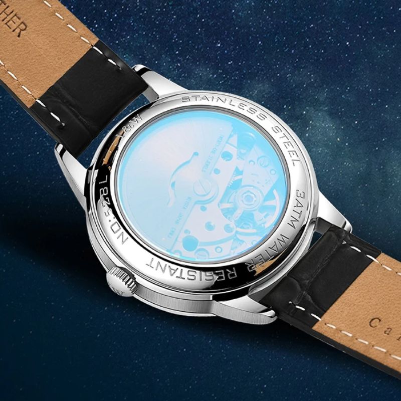 Montre automatique femme cadran argenté et bracelet cuir noir