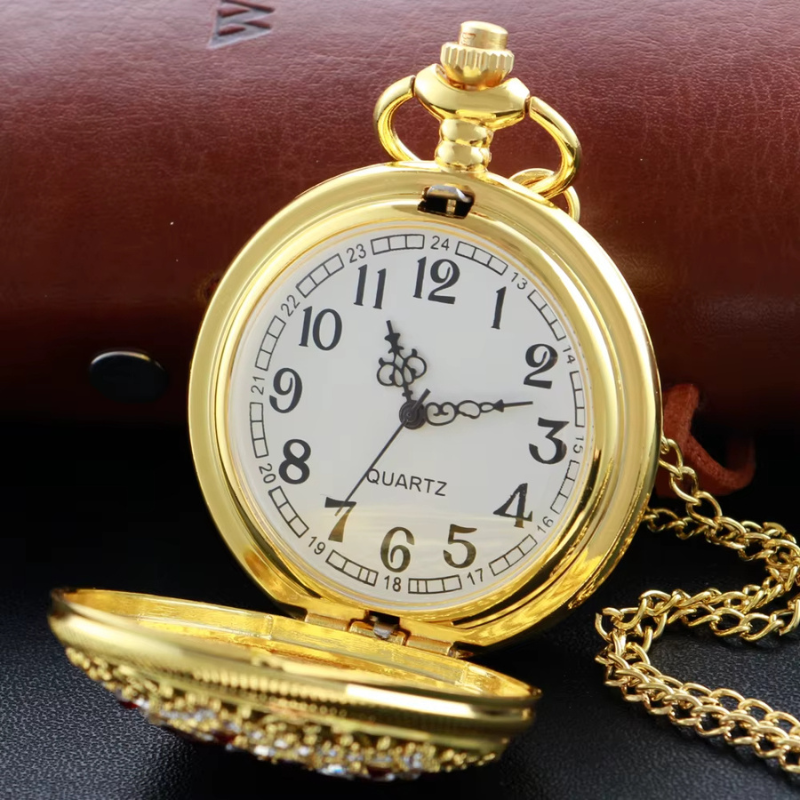 montre_gousset_femme-doree_a_pierre_style_precieuse_4