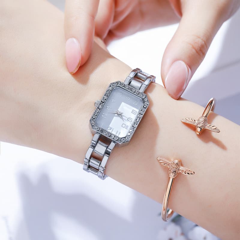Montre Femme Carrée Luxe, Bracelet Acier Image