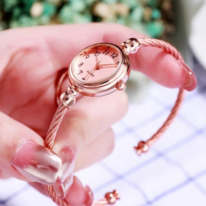 Montre Femme Quartz Rétro Ronde Acier Image