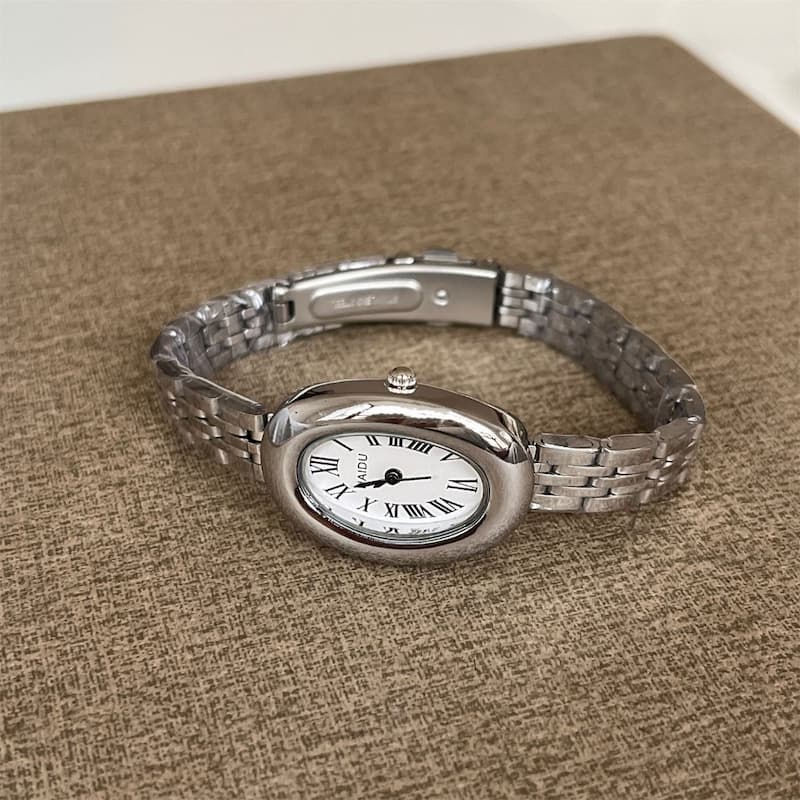 Montre Femme cadran ovale Image