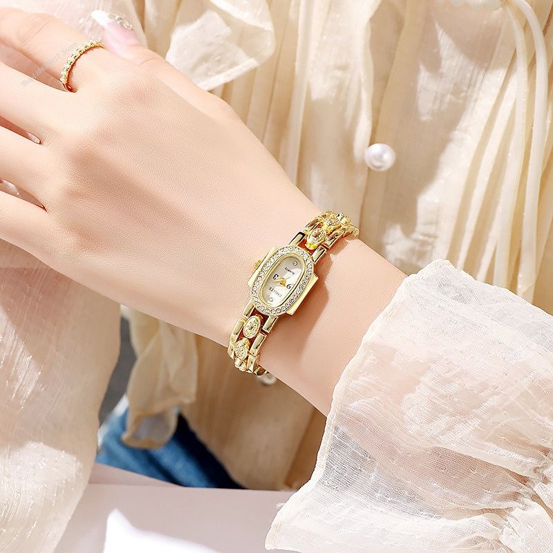 Montre Femme Élégante Quartz Cadran Ovale Sertie de Strass et Cristaux Image