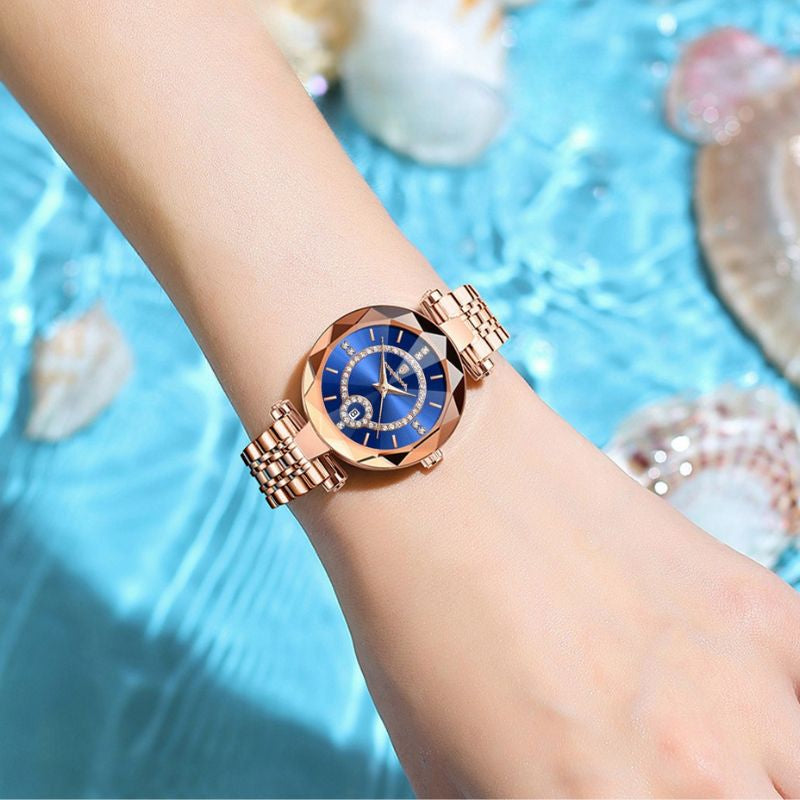Montre Femme Élégante Quartz Facetté avec Dateur et Strass Image