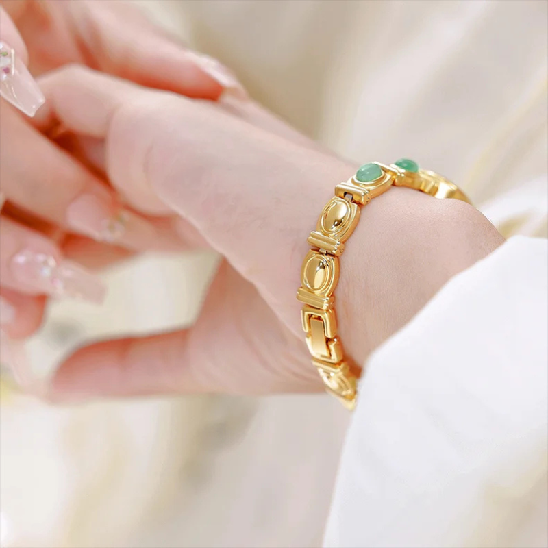 Montre_Vintage_Femme_Ornee_pierres_naturelles_5 Image