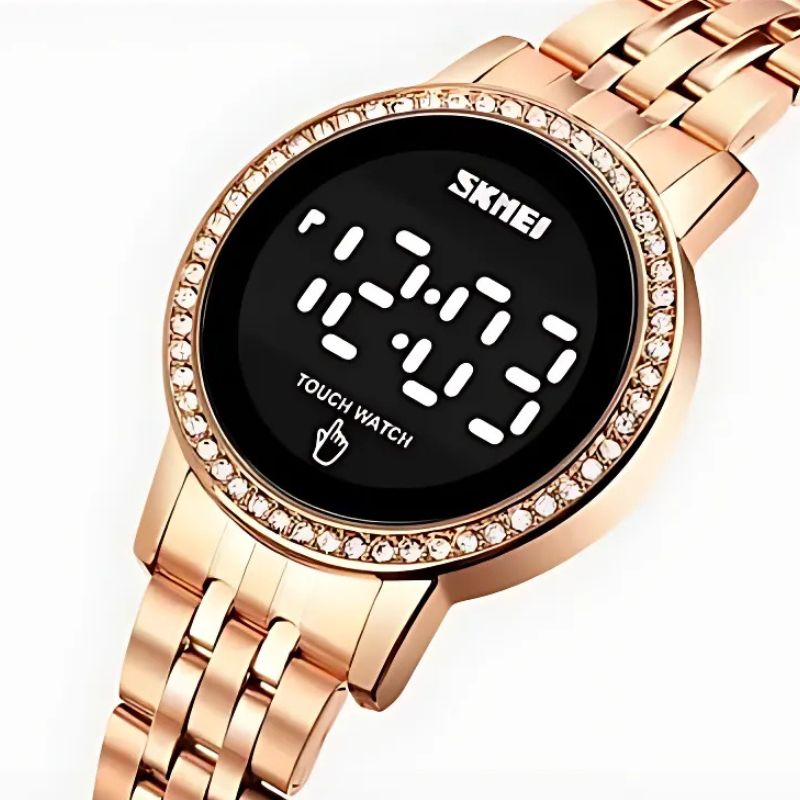 Montre Digitale Femme au Style Rétro-Chic Métallisé couleur or rose avec zoom sur le cadran