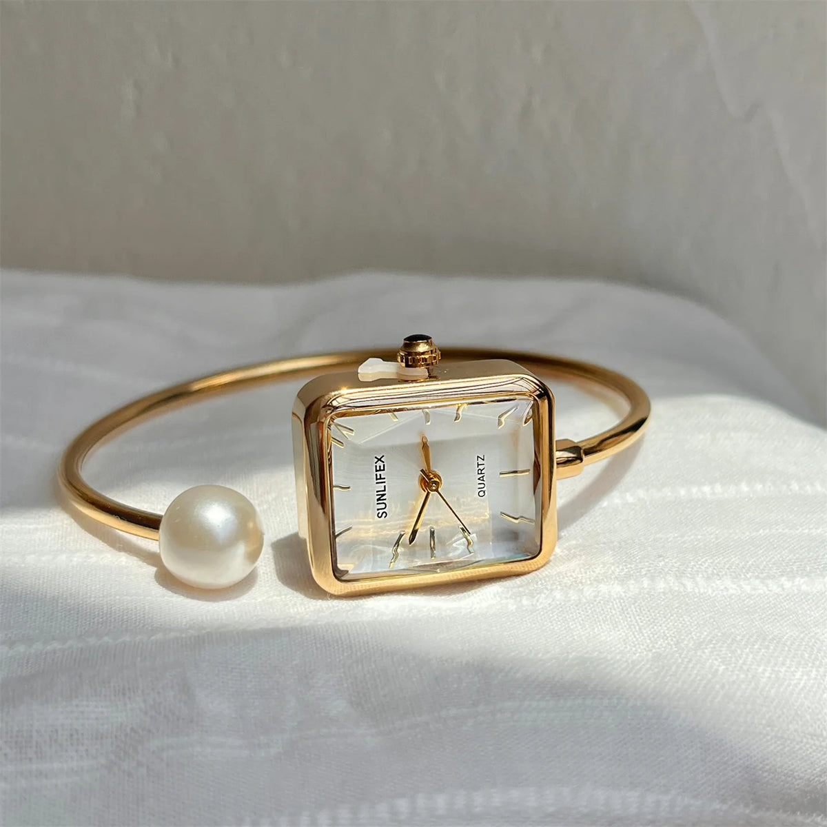 Montre Bracelet Jonc Perle Femme Cadran Rectangulaire