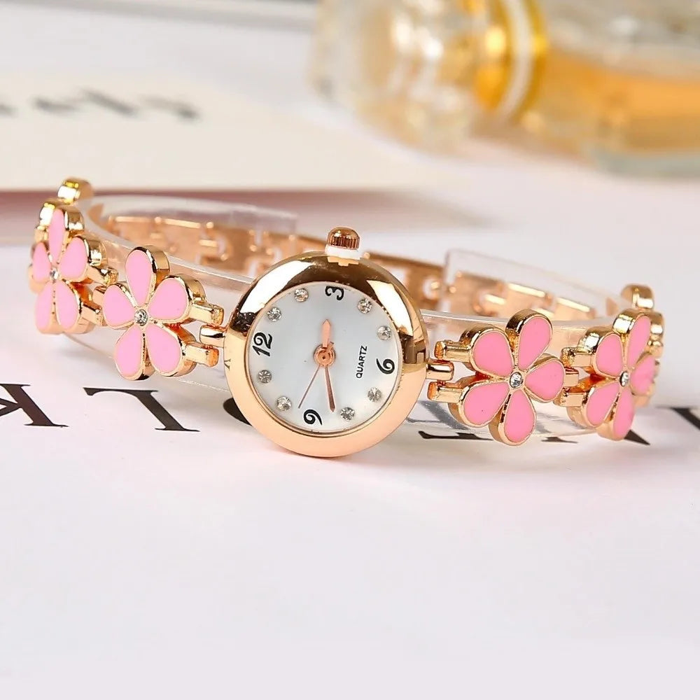 Montre Bracelet Fleur Femme à Cadran Rond et Finition Dorée