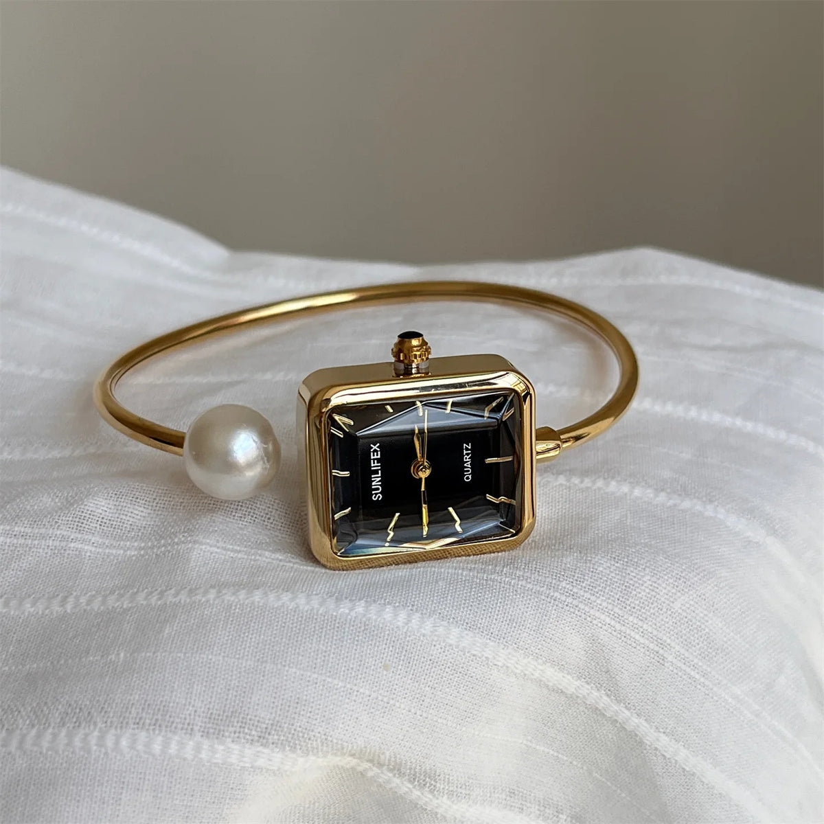 Montre Bracelet Jonc Perle Femme Cadran Rectangulaire