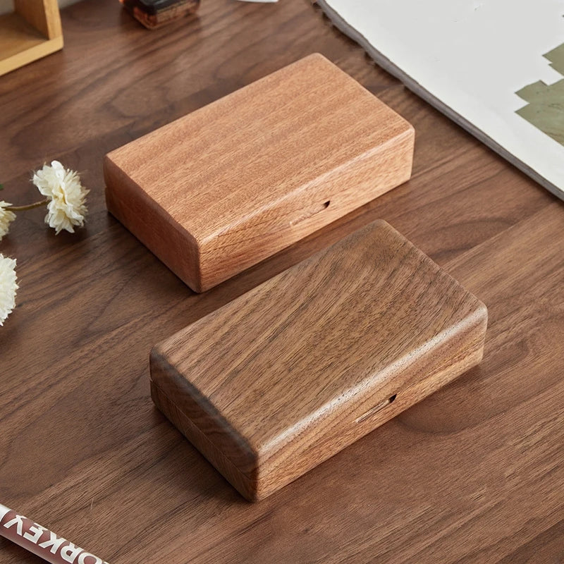 Petite boite à bijoux en bois