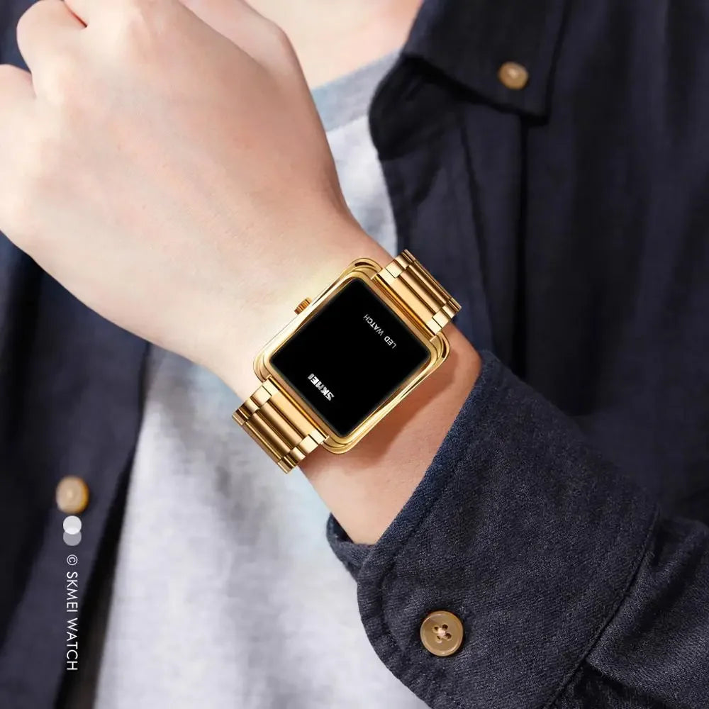 Montre digitale LED carrée bracelet métal doré