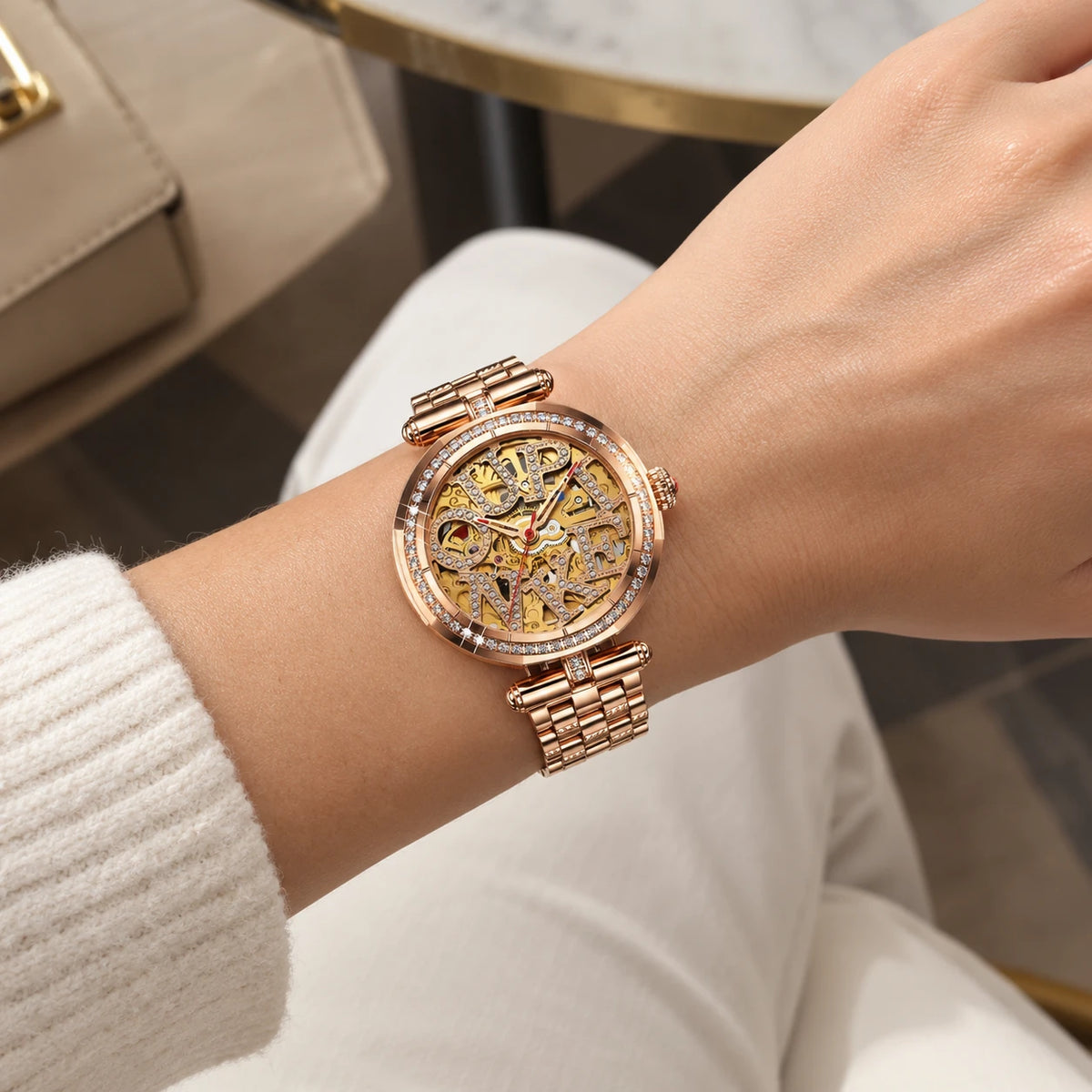Montre automatique femme squelette or rose sertie - Utilisation du produit - classique