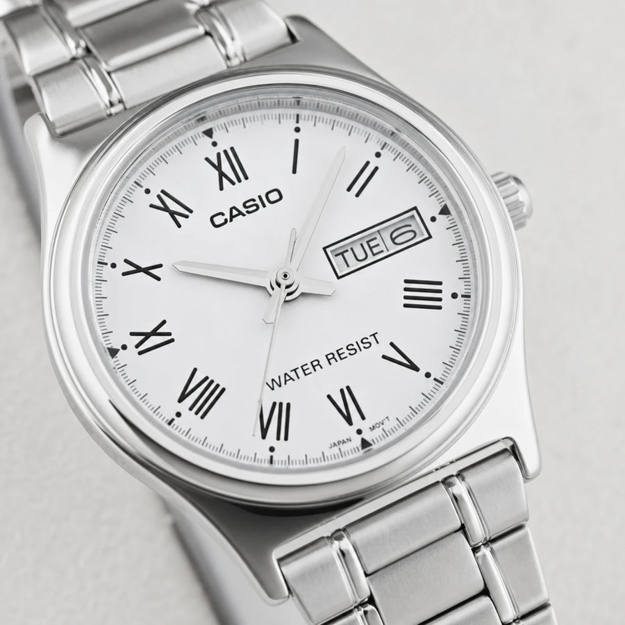 Montre Femme Chiffres Romains Argentée avec Calendrier - Détail matière