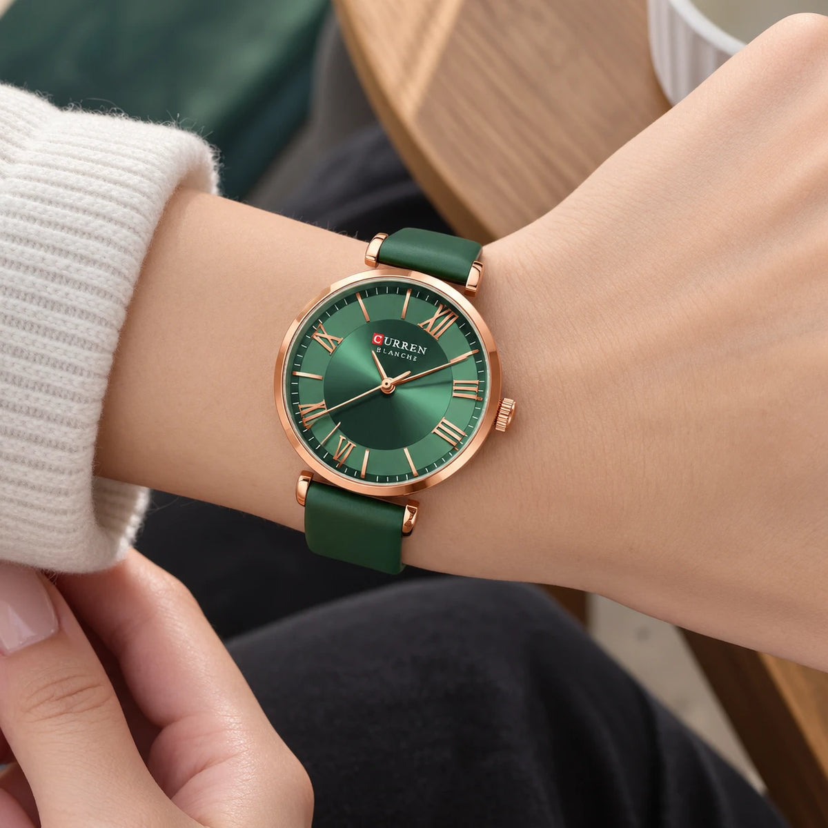 Montre Femme Cuir Vert à Cadran Nacré et Boîtier Doré - Utilisation du produit - classique