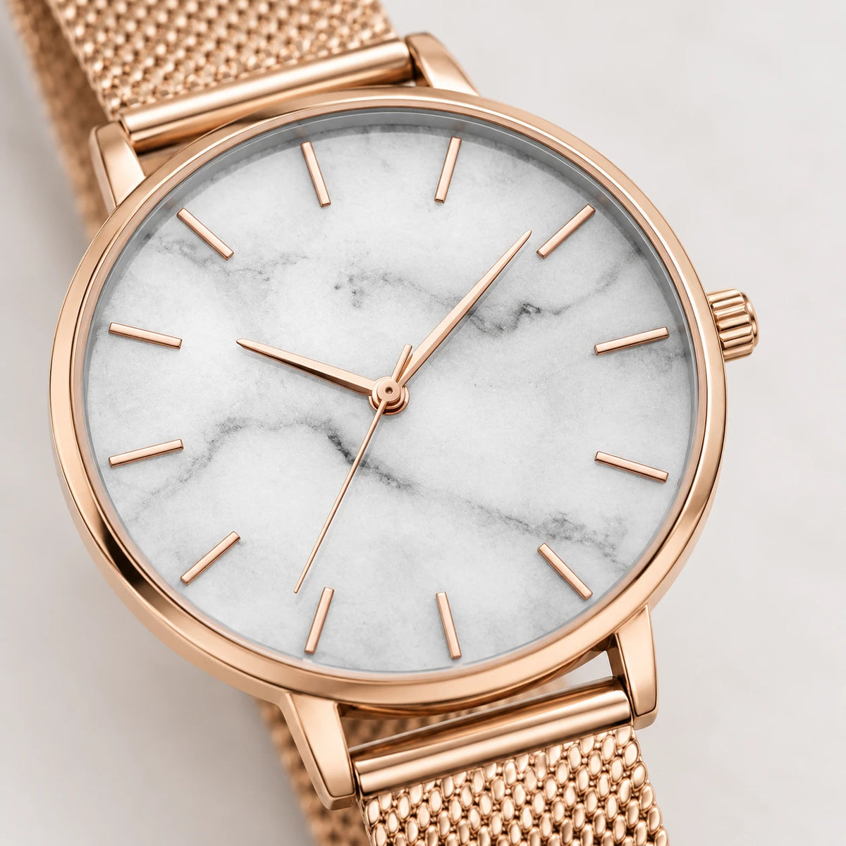 Montre Femme Effet Marbre à Bracelet Maille Milanaise Or Rose - Détail matière