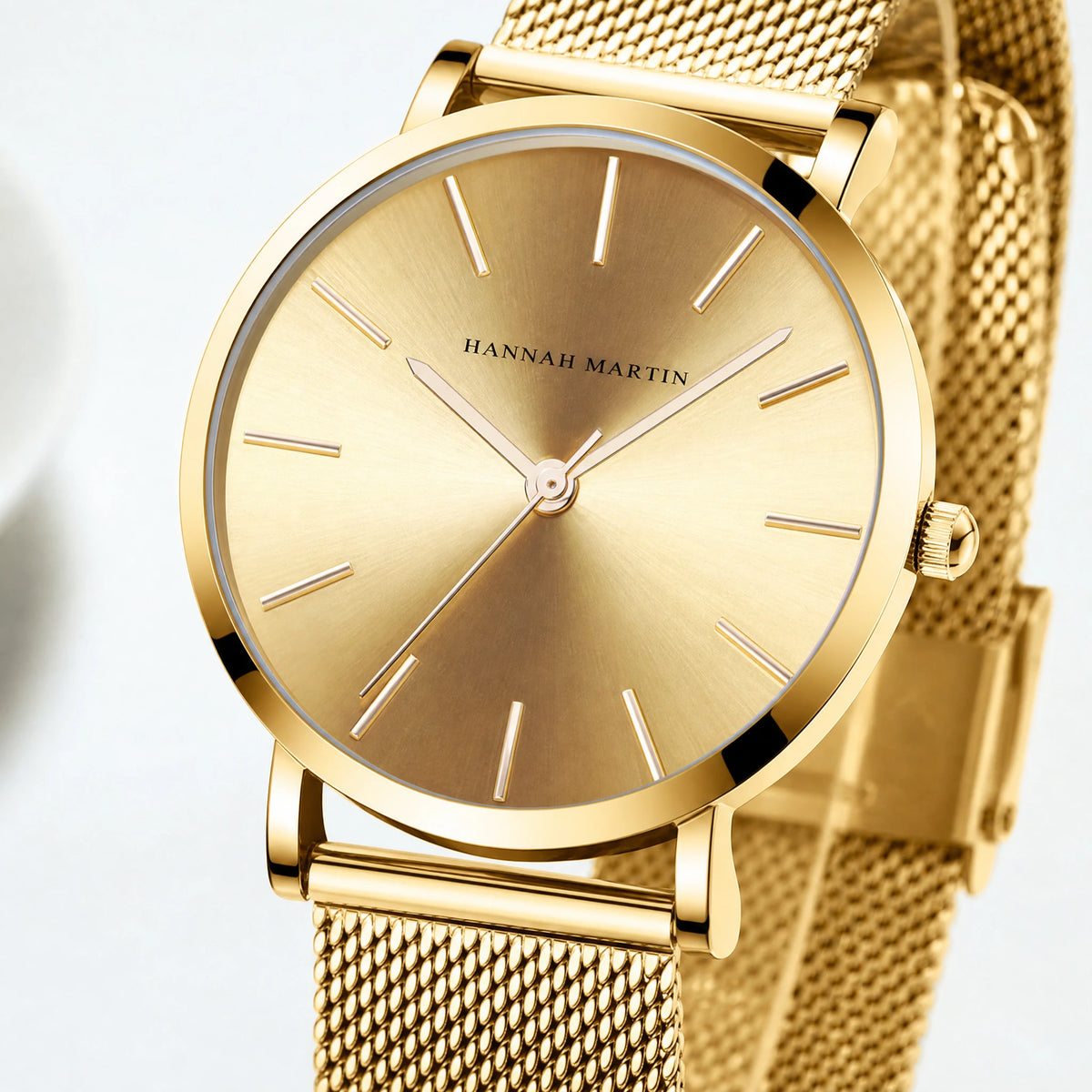 Montre Femme Maille Milanaise Dorée Cadran Minimaliste - Détail matière
