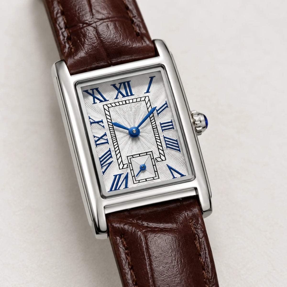 Montre Femme Rectangulaire à Chiffres Romains et Bracelet Cuir - Détail matière
