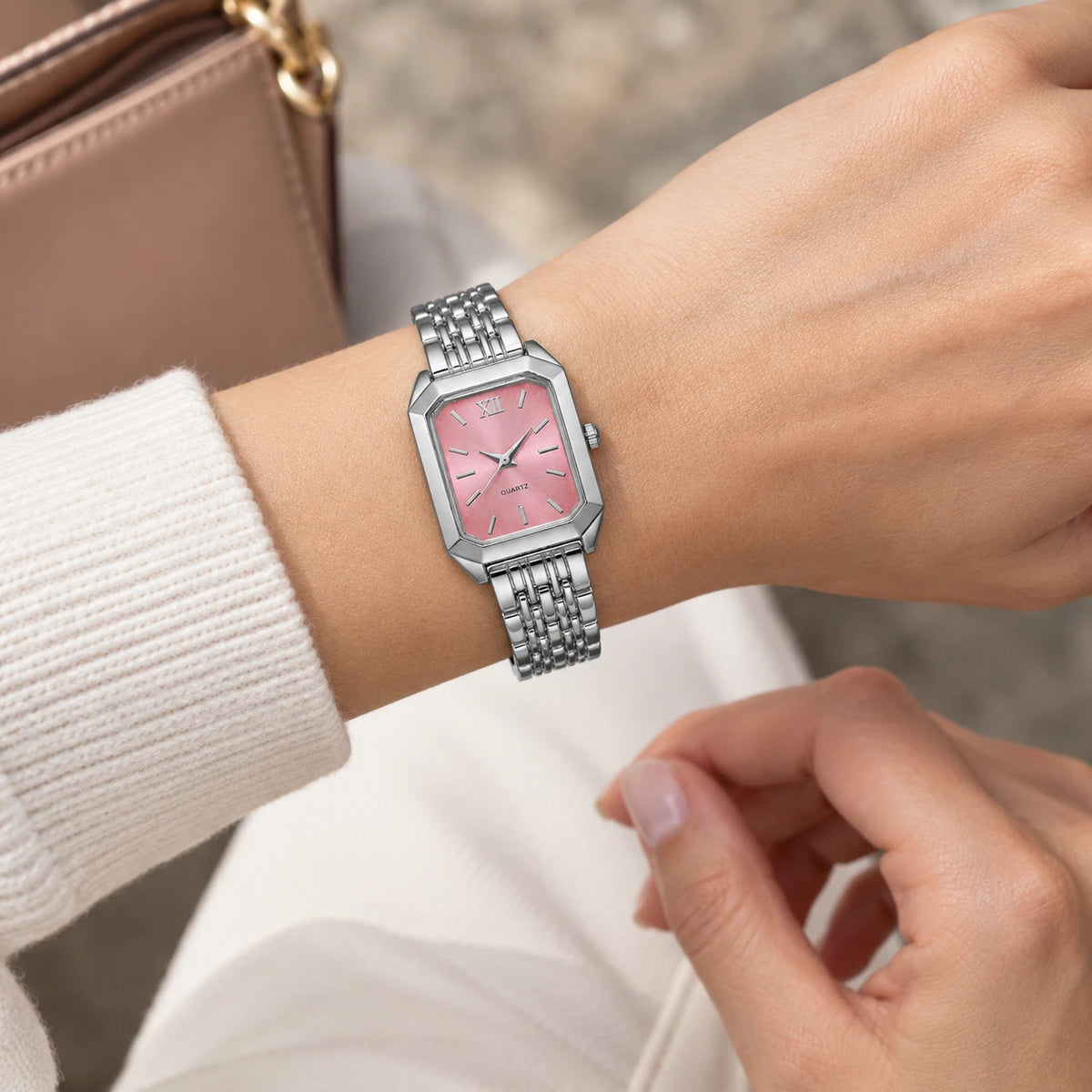 Montre Femme Rectangulaire Bracelet Acier Doré Quartz - Utilisation du produit - classique