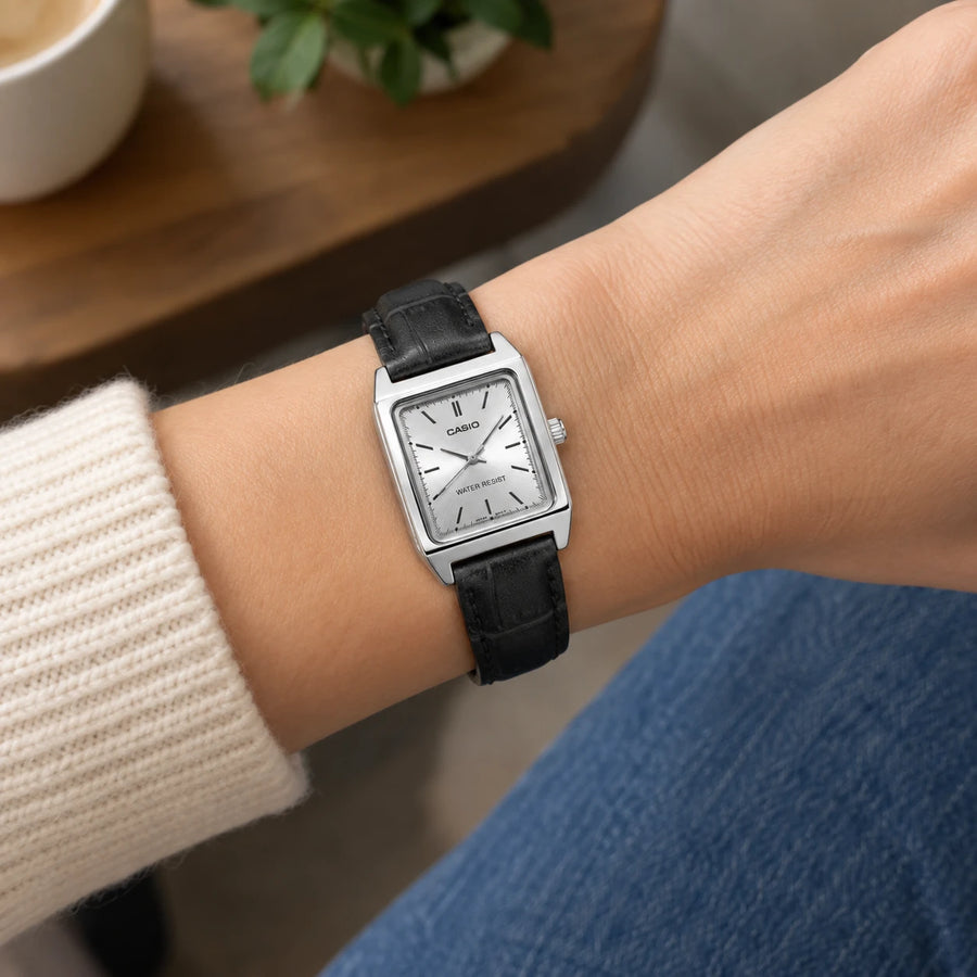 Montre Femme Rectangulaire Vintage Cadran Argenté - Utilisation du produit - classique