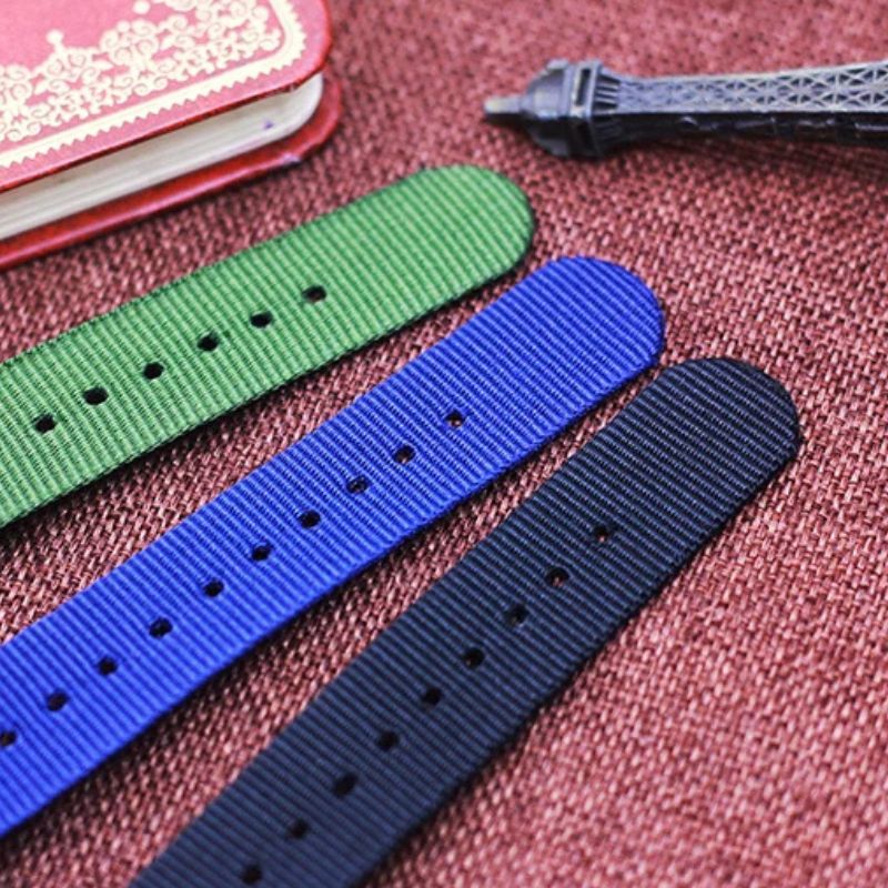 Montre enfant garçon à bracelet nylon – Cadran clair et pratique